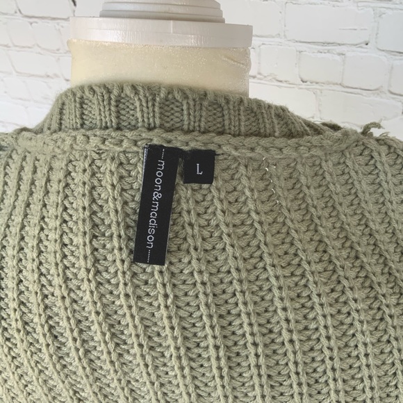 Moon+Madison Light Green Cropped Sweater - Picture 4 of 5